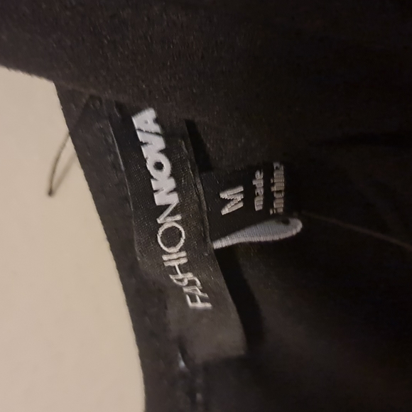 FASHION NOVA - Picture 2 of 2